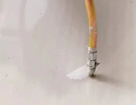 藤县瓷砖空鼓维修公司专业解答在瓷砖铺贴过程中，如果使用的砂料过粗（如全部使用了粗砂），可能会导致以下问题